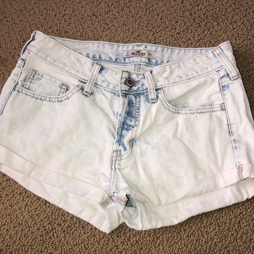 medium rise hollister shorts